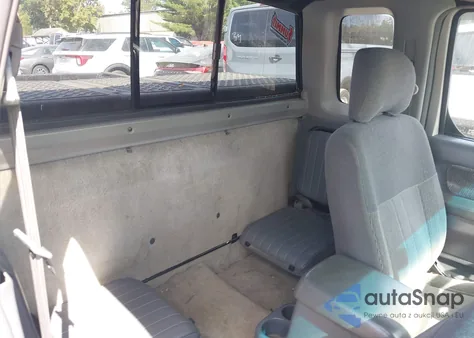 2000 Nissan Frontier Se-V6/Xe-V6 from USA, damaged, VIN 1N6ED26Y6YC436295